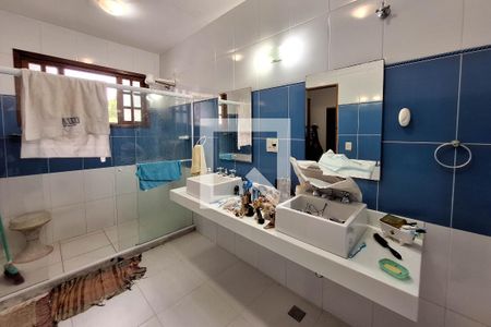 Casa para alugar com 350m², 5 quartos e 4 vagasBanheiro da Suíte