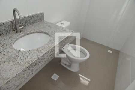 Banheiro Suite de apartamento para alugar com 2 quartos, 73m² em Nova Mirim, Praia Grande