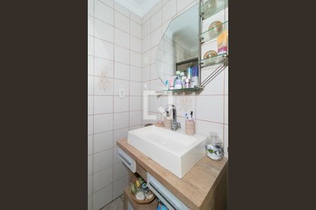 Banheiro de apartamento à venda com 1 quarto, 45m² em Santa Tereza, Porto Alegre