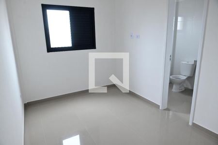 Suite de apartamento para alugar com 2 quartos, 67m² em Nova Mirim, Praia Grande