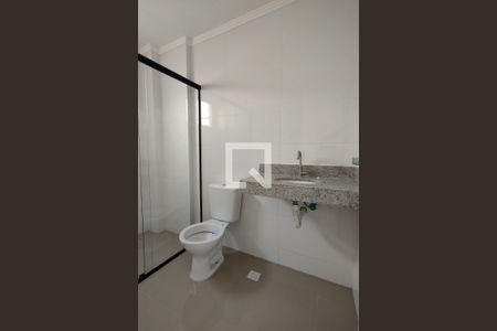 Apartamento para alugar com 67m², 2 quartos e 1 vaga Apartamento para alugar com 67m², 2 quartos e 1 vagaBanheiro da Suíte