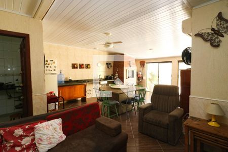 Casa à venda com 166m², 4 quartos e 3 vagas Casa à venda com 166m², 4 quartos e 3 vagasVaranda gourmet