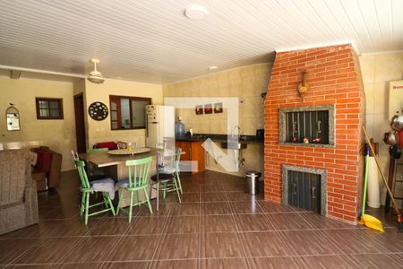 Casa à venda com 166m², 4 quartos e 3 vagas Casa à venda com 166m², 4 quartos e 3 vagasVaranda gourmet