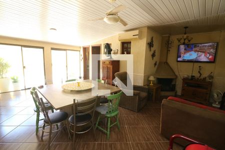 Casa à venda com 166m², 4 quartos e 3 vagas Casa à venda com 166m², 4 quartos e 3 vagasVaranda gourmet