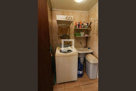 Casa à venda com 166m², 4 quartos e 3 vagas Casa à venda com 166m², 4 quartos e 3 vagasÁrea de Serviço