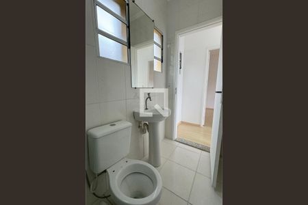 Casa de condomínio para alugar com 110m², 2 quartos e 2 vagasBanheiro