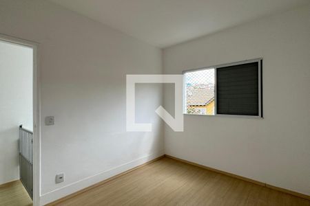 Quarto 2 de casa de condomínio para alugar com 2 quartos, 110m² em Jardim California, Barueri