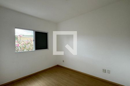 Quarto 2 de casa de condomínio para alugar com 2 quartos, 110m² em Jardim California, Barueri