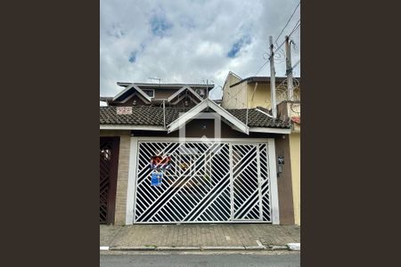 Casa à venda com 200m², 4 quartos e 4 vagasFachada