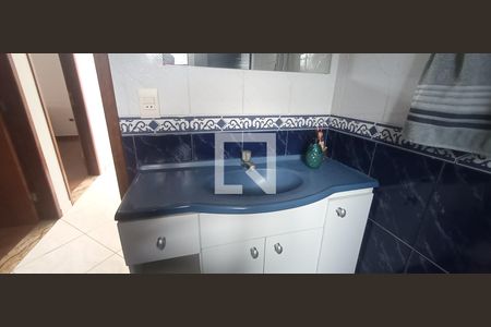 Casa à venda com 278m², 4 quartos e 4 vagasBanheiro 3