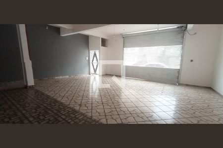 Casa à venda com 278m², 4 quartos e 4 vagasGaragem