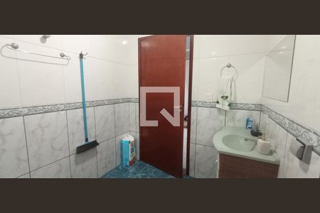 Casa à venda com 278m², 4 quartos e 4 vagasBanheiro 2