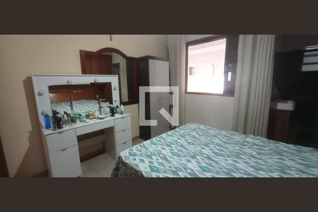 Casa à venda com 278m², 4 quartos e 4 vagasSuite