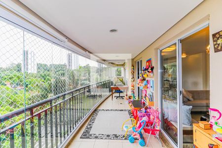 Apartamento para alugar com 155m², 3 quartos e 3 vagas Apartamento para alugar com 155m², 3 quartos e 3 vagasVaranda