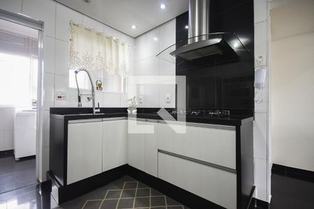 Apartamento à venda com 130m², 2 quartos e 2 vagasCozinha