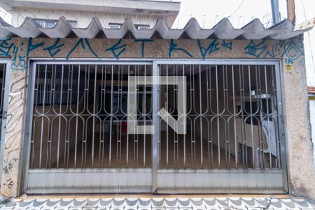 Casa à venda com 540m², 3 quartos e 5 vagas Casa à venda com 540m², 3 quartos e 5 vagasFacha