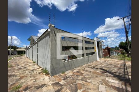 Casa à venda com 400m², 3 quartos e 2 vagas Casa à venda com 400m², 3 quartos e 2 vagasFachada