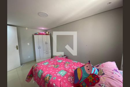 Casa à venda com 400m², 3 quartos e 2 vagas Casa à venda com 400m², 3 quartos e 2 vagasQuarto