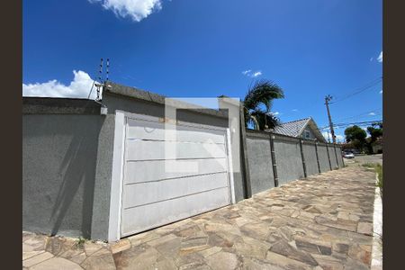 Casa à venda com 400m², 3 quartos e 2 vagas Casa à venda com 400m², 3 quartos e 2 vagasFachada