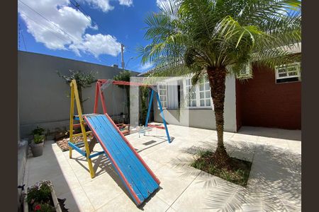 Casa à venda com 400m², 3 quartos e 2 vagas Casa à venda com 400m², 3 quartos e 2 vagasÁrea comum