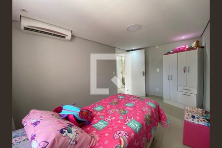 Casa à venda com 400m², 3 quartos e 2 vagas Casa à venda com 400m², 3 quartos e 2 vagasQuarto