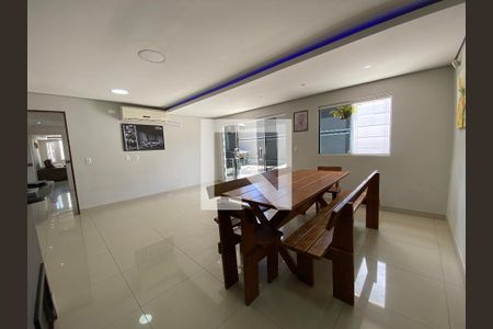 Casa à venda com 400m², 3 quartos e 2 vagas Casa à venda com 400m², 3 quartos e 2 vagasÁrea comum