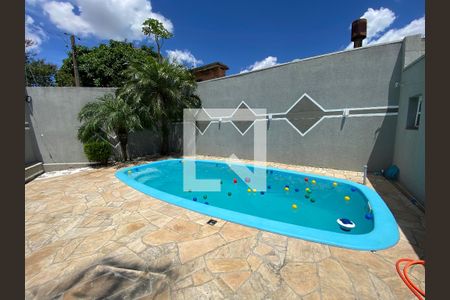 Casa à venda com 400m², 3 quartos e 2 vagas Casa à venda com 400m², 3 quartos e 2 vagasÁrea comum