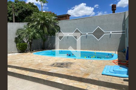 Casa à venda com 400m², 3 quartos e 2 vagas Casa à venda com 400m², 3 quartos e 2 vagasÁrea comum