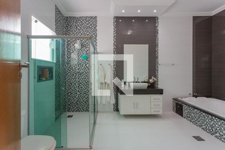 Casa à venda com 258m², 3 quartos e 3 vagasBanheiro da Suíte