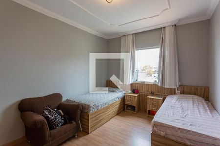 Casa à venda com 258m², 3 quartos e 3 vagasQuarto 2