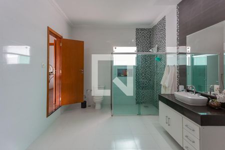 Casa à venda com 258m², 3 quartos e 3 vagasBanheiro da Suíte