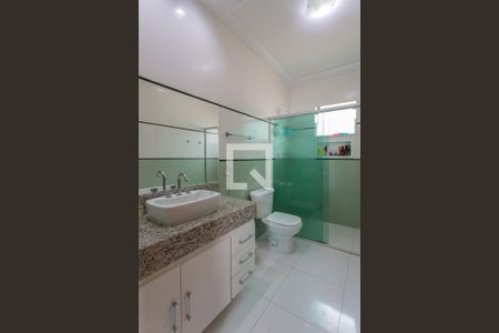 Casa à venda com 258m², 3 quartos e 3 vagasBanheiro