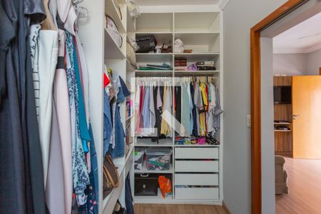 Casa à venda com 258m², 3 quartos e 3 vagasCloset da suíte