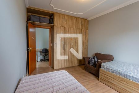 Casa à venda com 258m², 3 quartos e 3 vagasQuarto 2