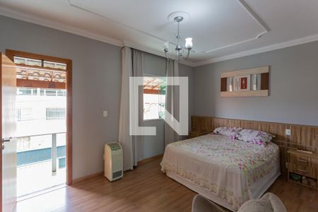 Casa à venda com 258m², 3 quartos e 3 vagasQuarto 3 - Suíte