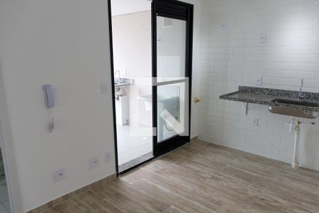 sala de apartamento para alugar com 2 quartos, 43m² em Km 18, Osasco