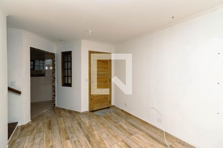 Sala de casa de condomínio para alugar com 2 quartos, 60m² em Vila Araguaia, São Paulo