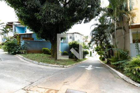 Casa de condomínio à venda com 60m², 2 quartos e 1 vagaÁrea comum