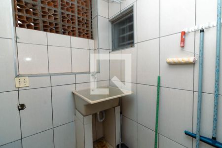 Casa de condomínio à venda com 60m², 2 quartos e 1 vagaÁrea de Serviço