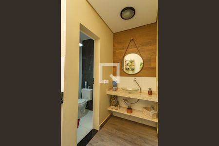 Casa de condomínio à venda com 190m², 3 quartos e 2 vagasLavabo