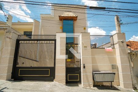 Casa de condomínio à venda com 190m², 3 quartos e 2 vagasFachada