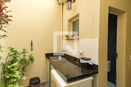 Casa de condomínio à venda com 190m², 3 quartos e 2 vagasLavanderia