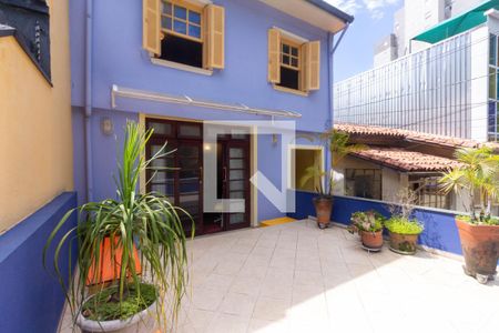 Casa à venda com 220m², 4 quartos e 2 vagasTerraço