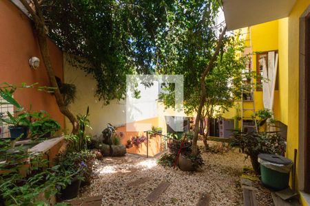 Casa à venda com 220m², 4 quartos e 2 vagasQuintal e corredor