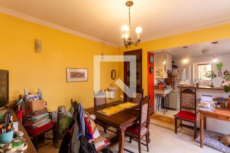 Casa à venda com 220m², 4 quartos e 2 vagasCopa e cozinha