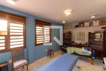 Casa à venda com 220m², 4 quartos e 2 vagasEdicula