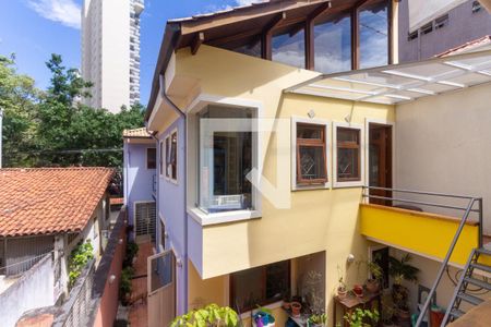 Casa à venda com 220m², 4 quartos e 2 vagasFachada