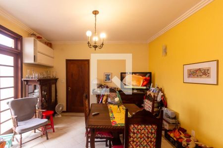 Casa à venda com 220m², 4 quartos e 2 vagasCopa e cozinha