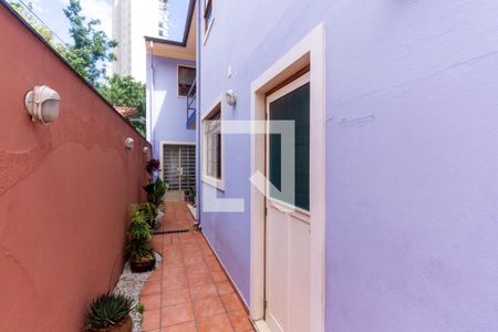 Casa à venda com 220m², 4 quartos e 2 vagasQuintal e corredor