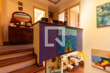 Casa à venda com 220m², 4 quartos e 2 vagasHall